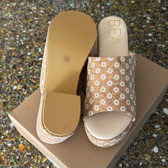 Cork Platform Slides - Picture 3 of 5